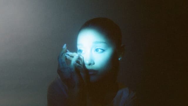 ARIANA GRANDE IS GOING ON TOUR