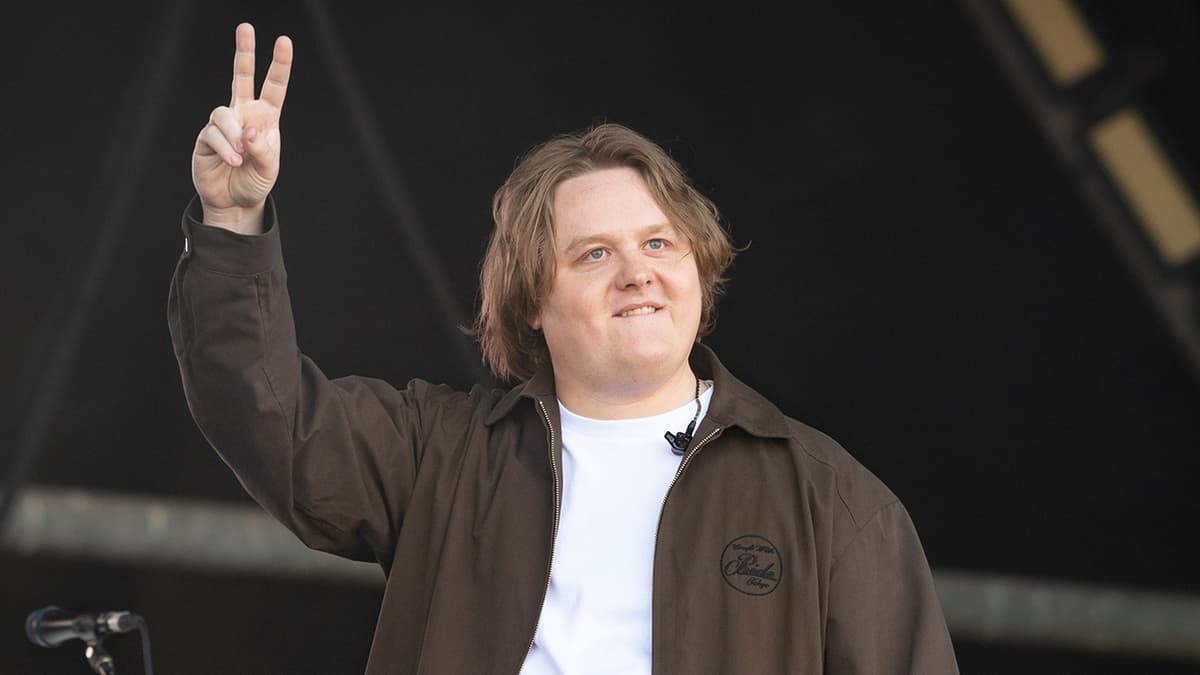 LEWIS CAPALDI ON CELEBRITY SUPPORT
