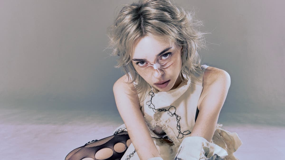 Sophie Powers - TikTok's new future pop face