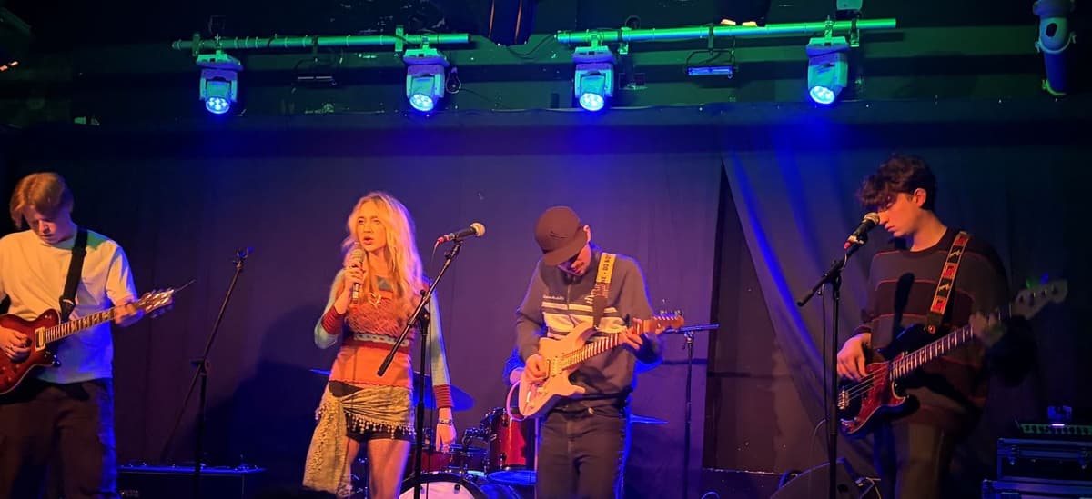 XL Poncho – Lions Den Manchester – 11 Feb 26