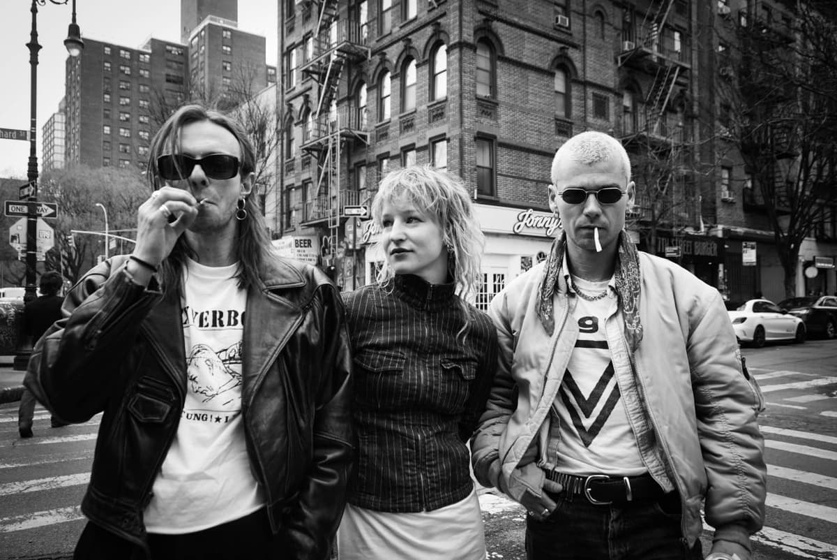 DIE ANSTALT - Introducing the Berlin synth-punk trio